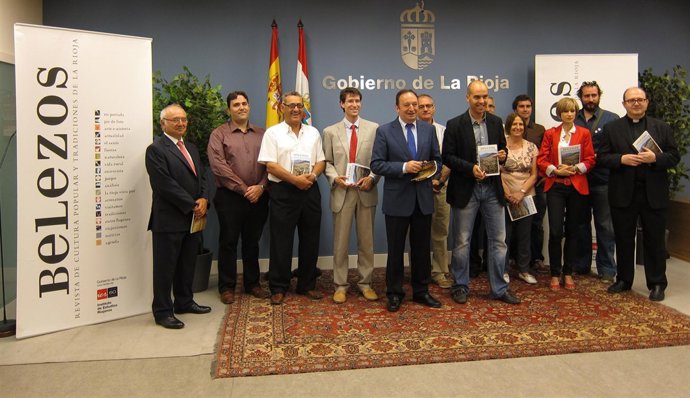 Sanz, Durante La Presentación De La Revista Belezos