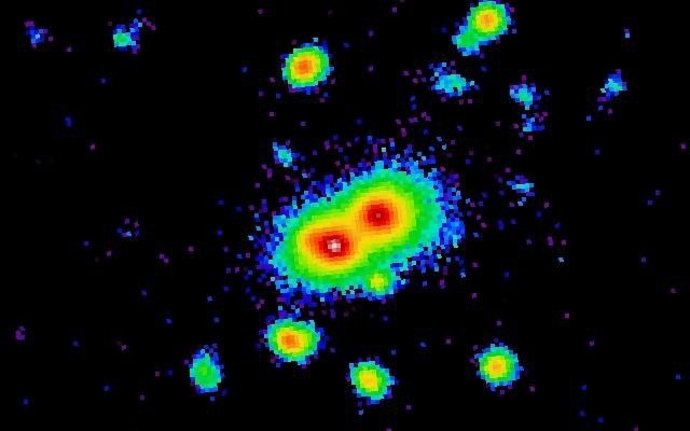 Uno De Los Tres Grupos Compactos Estudiados