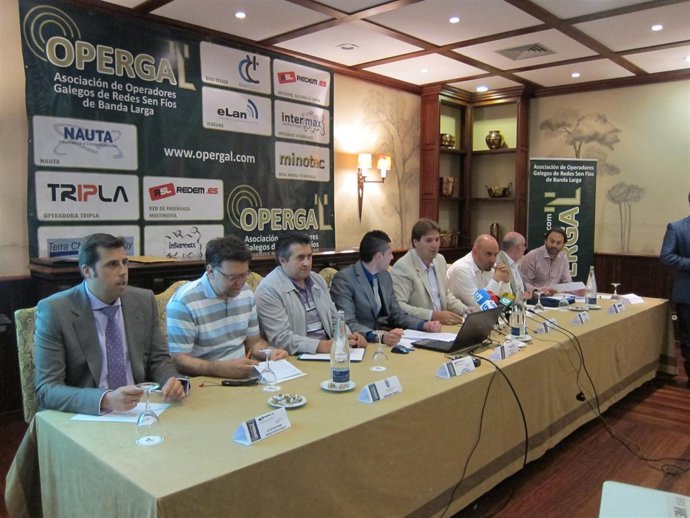 Los Miembros De Opergal En Rueda De Prensa