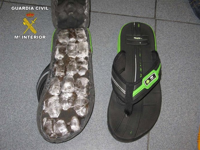 Hachís Encontrado En El Interior De Unas Chanclas