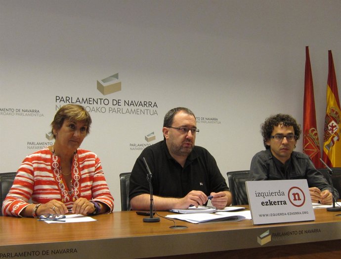 Los Parlamentarios De I-E Marisa De Simón, José Miguel Nuin Y Txema Mauleón.