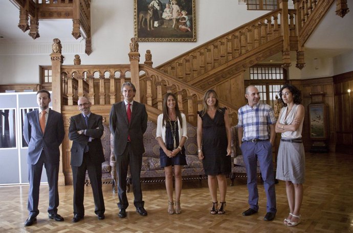 Participantes En La Mesa Redonda