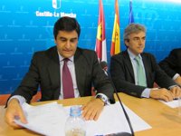 Echániz lamenta que Pajín haya contribuido a ser "parte del problema" con los farmacéuticos de C-LM "y no la solución"