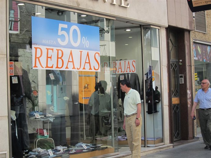 Los Precios Han Bajado En Vestido Y Calzado