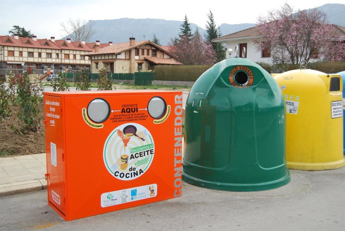 Contenedor Instalado En Valle De Mena Para Recoger El Aceite