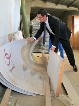 Javier Merino Con El Stand De 'Logroño Capital De Rioja'