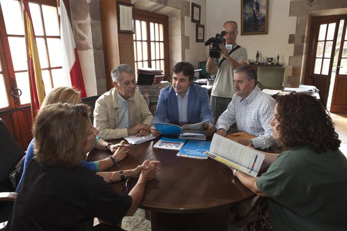 Movellán Y Jimeno Junto A Los Concejales