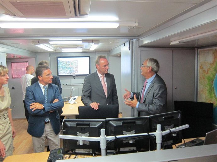 Castellano Y Fabra En El Centro De Coordinación De Emergencias De La Generalitat