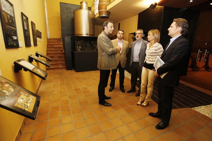 Visita De Nava Castro A Las Bodegas