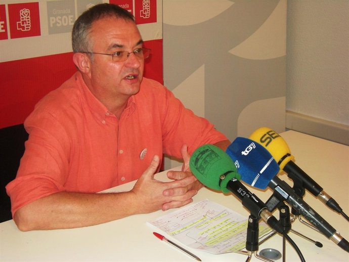 NP PSOE CAPITAL PIDE ALCALDE Y GARCIA MONTERO SUSPENDAN VACACIONES