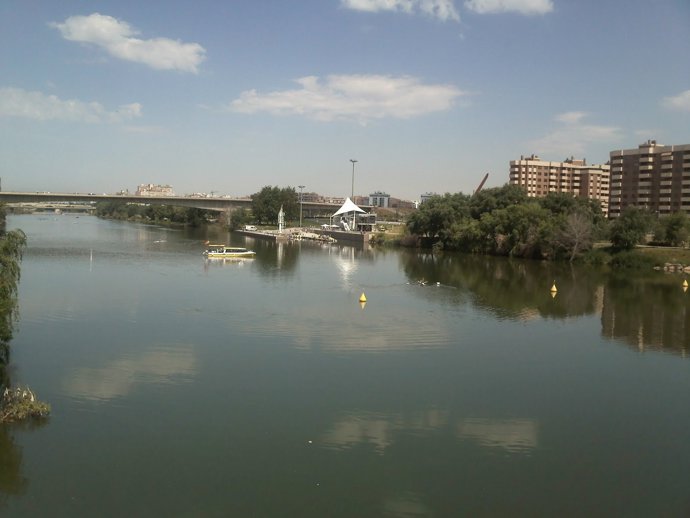 Nagegación En El Río Ebro