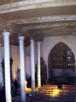 Interior De Uno De Los Templos