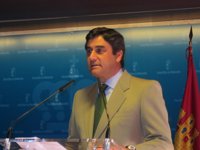 Echániz dice que las palabras de Lamata "están fuera de lugar" y ve "increíble" que "le hayan utilizado" en su partido