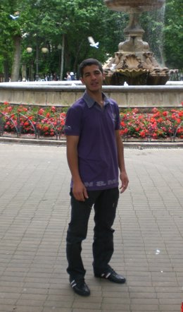 El Joven Argelino Sid Hamed Bouziane Por El Que Se Concentran Los 'Indiganados' 