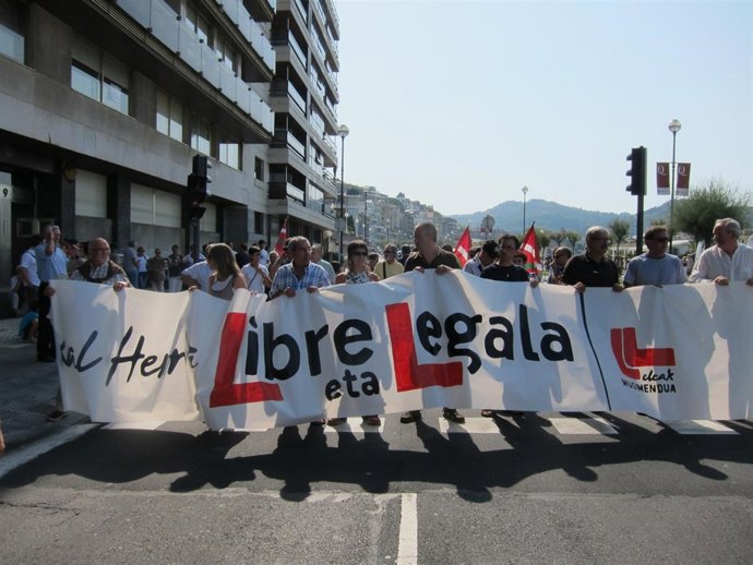 Manifestación De Eleak En San Sebastián