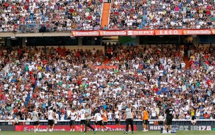 El Santiago Bernabéu En El Entreno Previo A La Supercopa