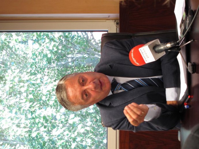 José Blanco, Portavoz Del Gobierno Y Ministro De Fomento