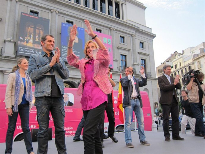 Toni Cantó Y Rosa Díez En Un Acto De Campaña De Upyd