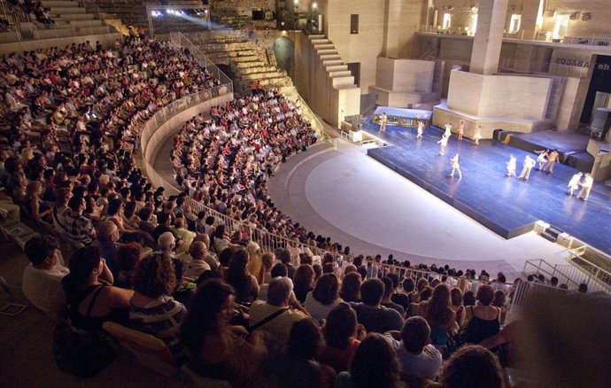 El Teatro Romano Durante Una De Las Representaciones