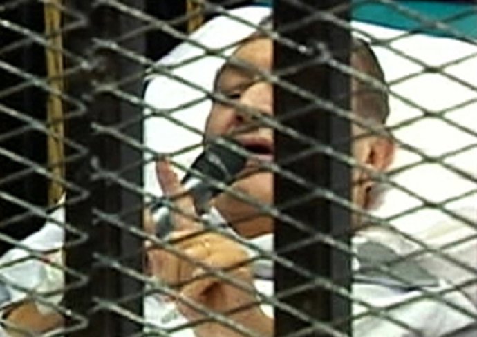 El Expresidente De Egipto Hosni Mubarak Durante El Juicio En Su Contra