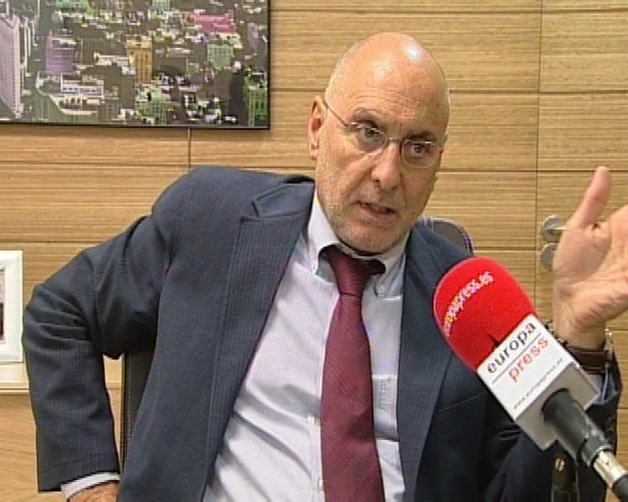 Ares acusa a Bildu de "hacer guiños" a ETA