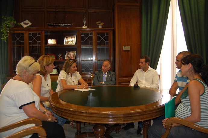 Reunión En El Municipio De Viator