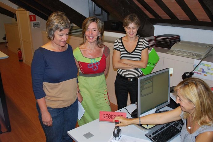 PSC, ICV-Euia Y ERC Piden La Convocatoria De La Diputación Permanente