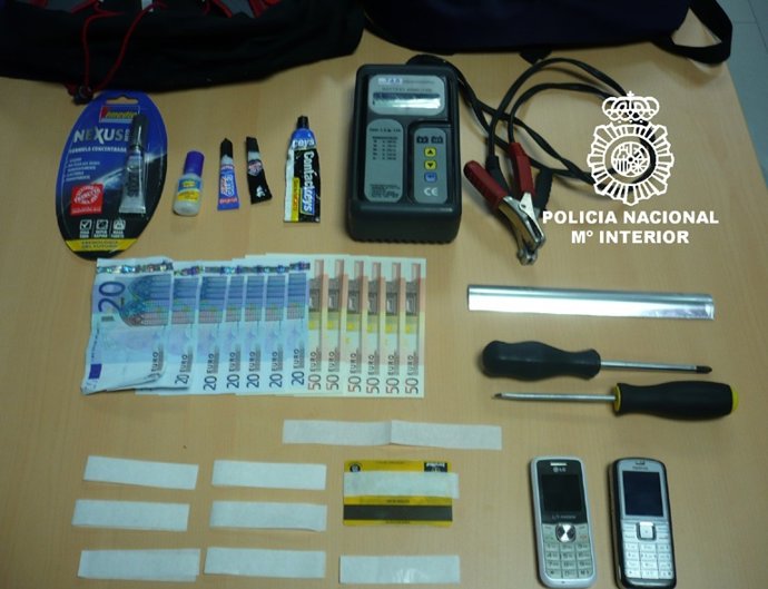 Material Intervenido A Los Dos Detenidos 