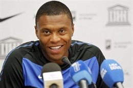 Julio Baptista Atiende A Los Medios De Comunicación