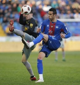 El Centrocampista Del Levante Vicente Iborra