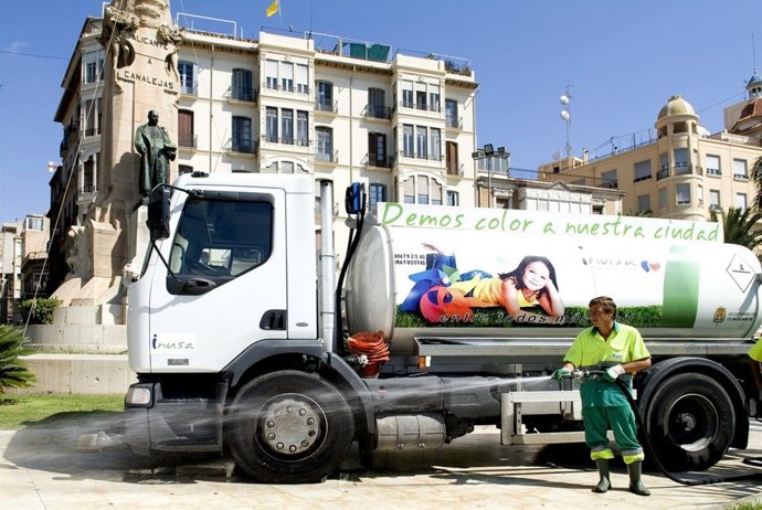 Camión De Inusa En Alicante