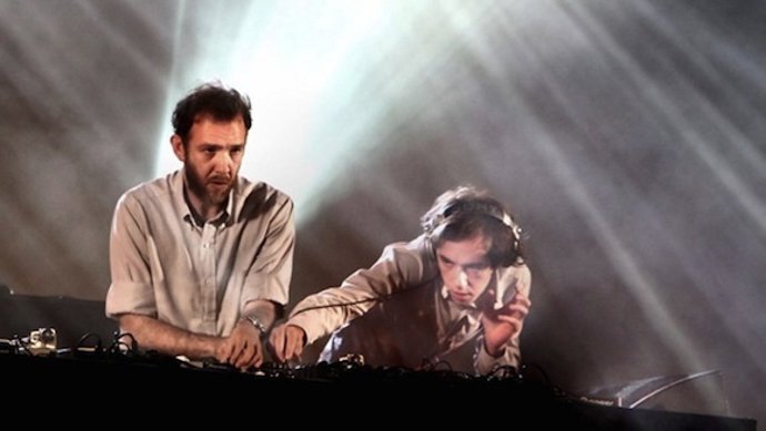 2Manydjs