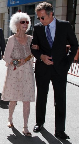 La Duquesa De Alba Y Alfonso Díez En La Toma De Posesión Del Nuevo Alcalde 