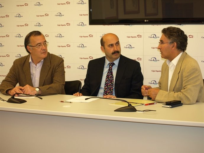 De Izq. A Drcha. José María Martínez, José Manuel F. Corral Y José Blanco