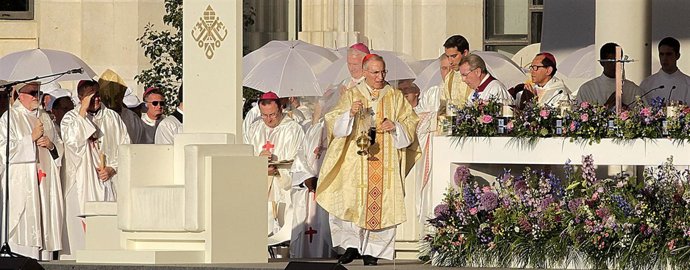 Rouco Varela Durante La Misa Inaugural De La XXVI Jornada Mundial De La Juventud