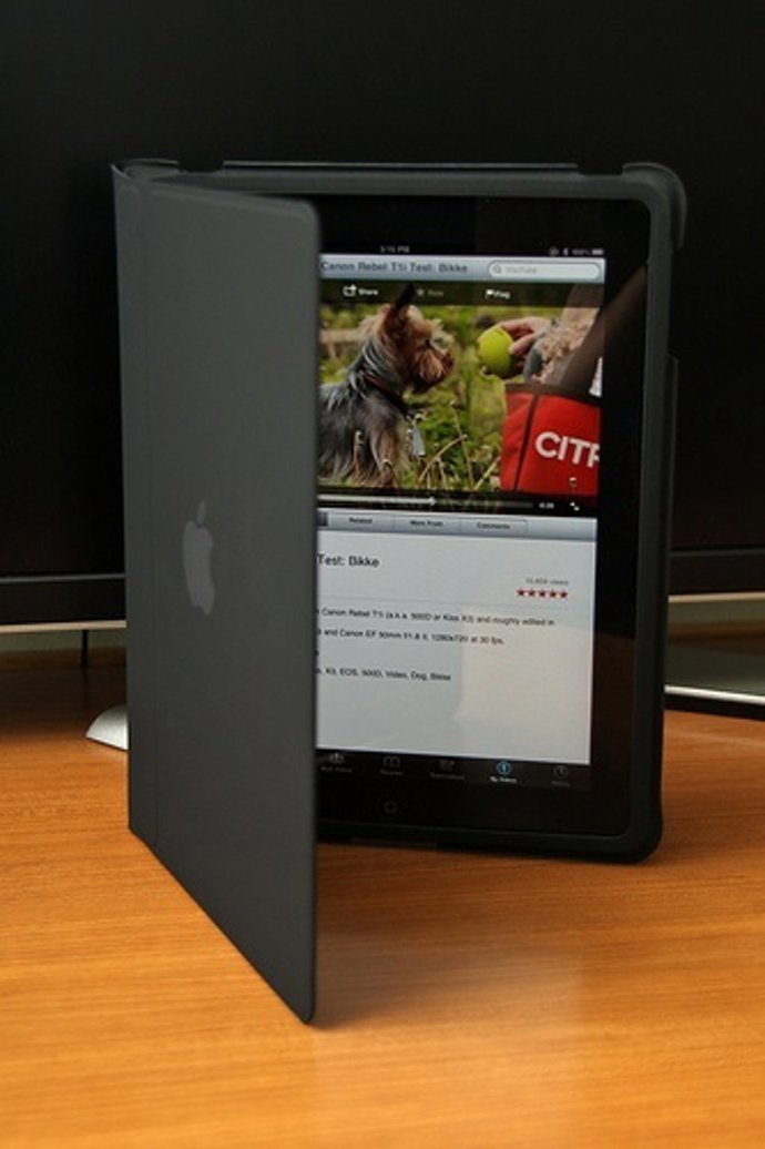 Ipad Con Funda Negra Por Yutaka Tsutano CC Flickr