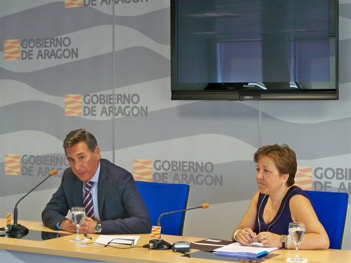 Oliván Y Farjas Han Fomentado La Colaboración Entre Aragón Y Galicia En Sanidad