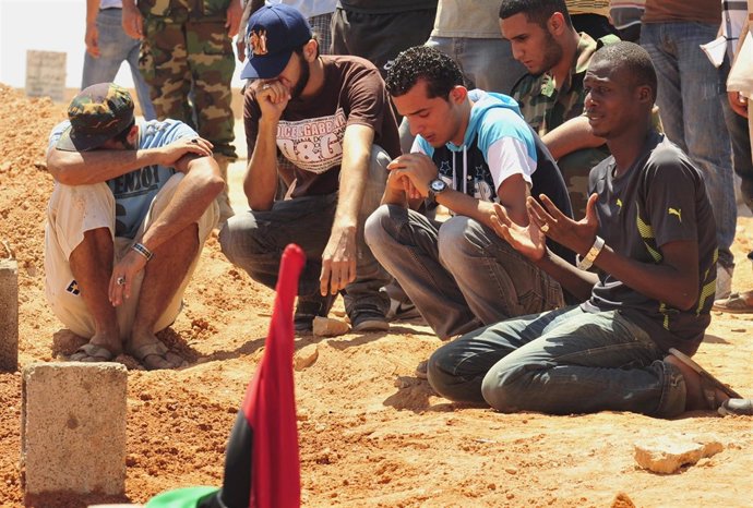 Entierro Por Los Rebeldes Caídos En El Frente De Brega