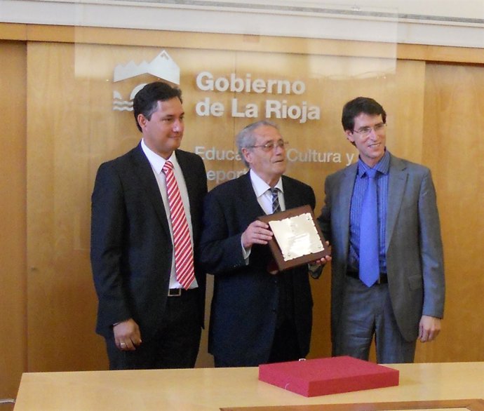 Placa A Víctor Monge