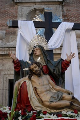 La Quinta Angustia Participa En El Via Crucis De La JMJ
