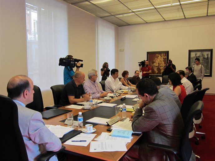 Mesa Y Junta De Portavoces Del Parlamento De Navarra.