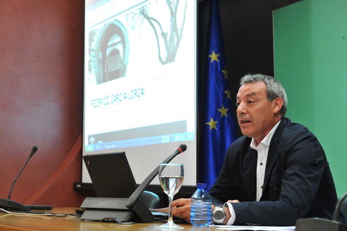 El Consejero De Educación, Francisco Álvarez De La Chica, En Rueda De Prensa