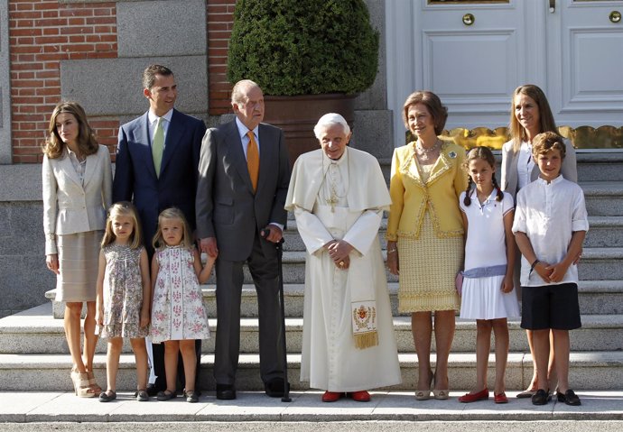 La Familia Real Recibe Al Papa En La Zarzuela