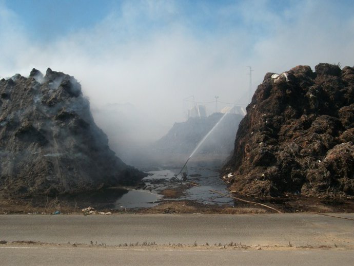 Incendio en la planta de residuos en Ejido 