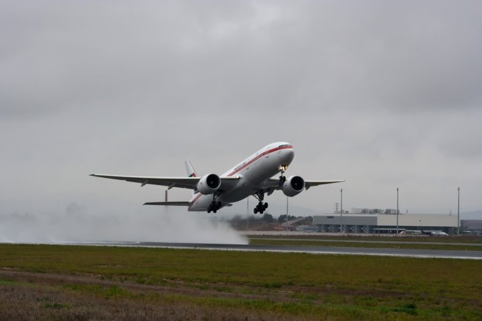Un avión despega del aeropuerto de Ciudad Real