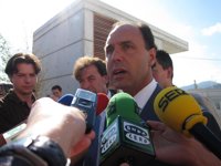 Diego afirma que no pretende "convertir a Cantabria en un Kuwait de la energía eólica"