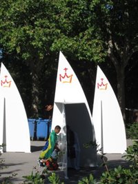 El Papa confiesa en el Retiro durante 40 minutos a cuatro jóvenes, dos chicas y dos chicos