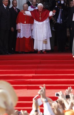 El Papa llega a La Almudena