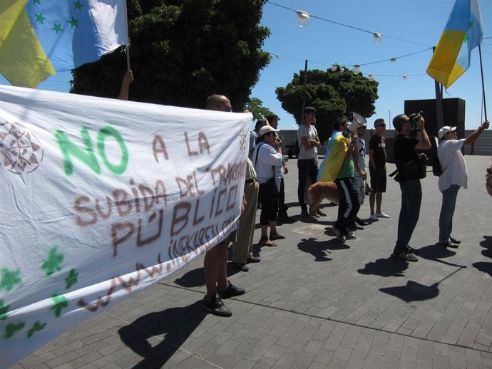 Protesta Contra La Subida Del Transporte Público
