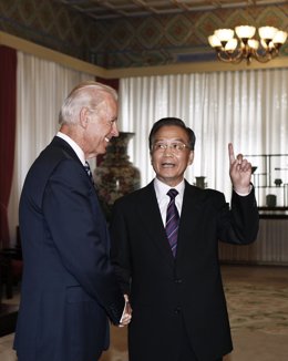 El Vicepresidente De Estados Unidos, Joe Biden, Con Wen Jiabao 